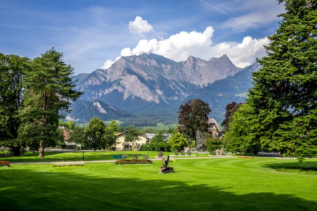 Transfer from ZRH or GVA to Bad Ragaz with Swiss Limousine Service — Swiss Limousine Service